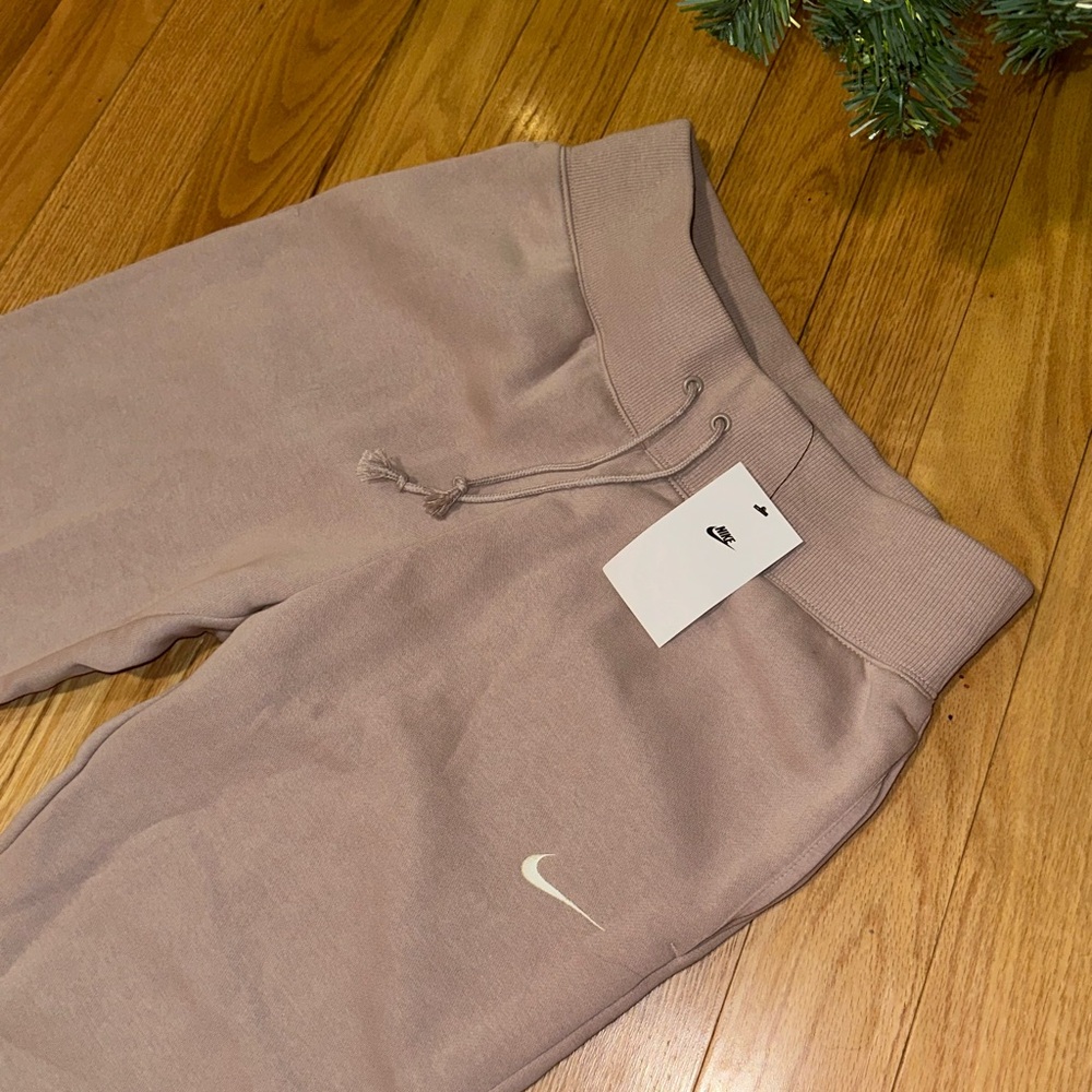 Nike High Rise Joggers